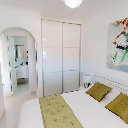 Sunset Apartment *